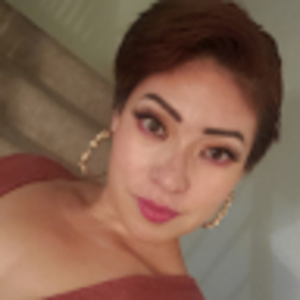 Meet your Posher, Claudia